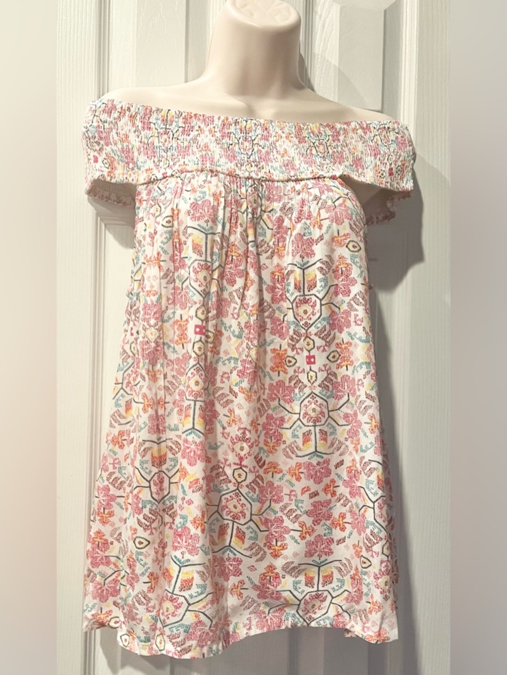Women's Off-Shoulder Floral Smocked Top — Pink Multi - NWT - Size XL